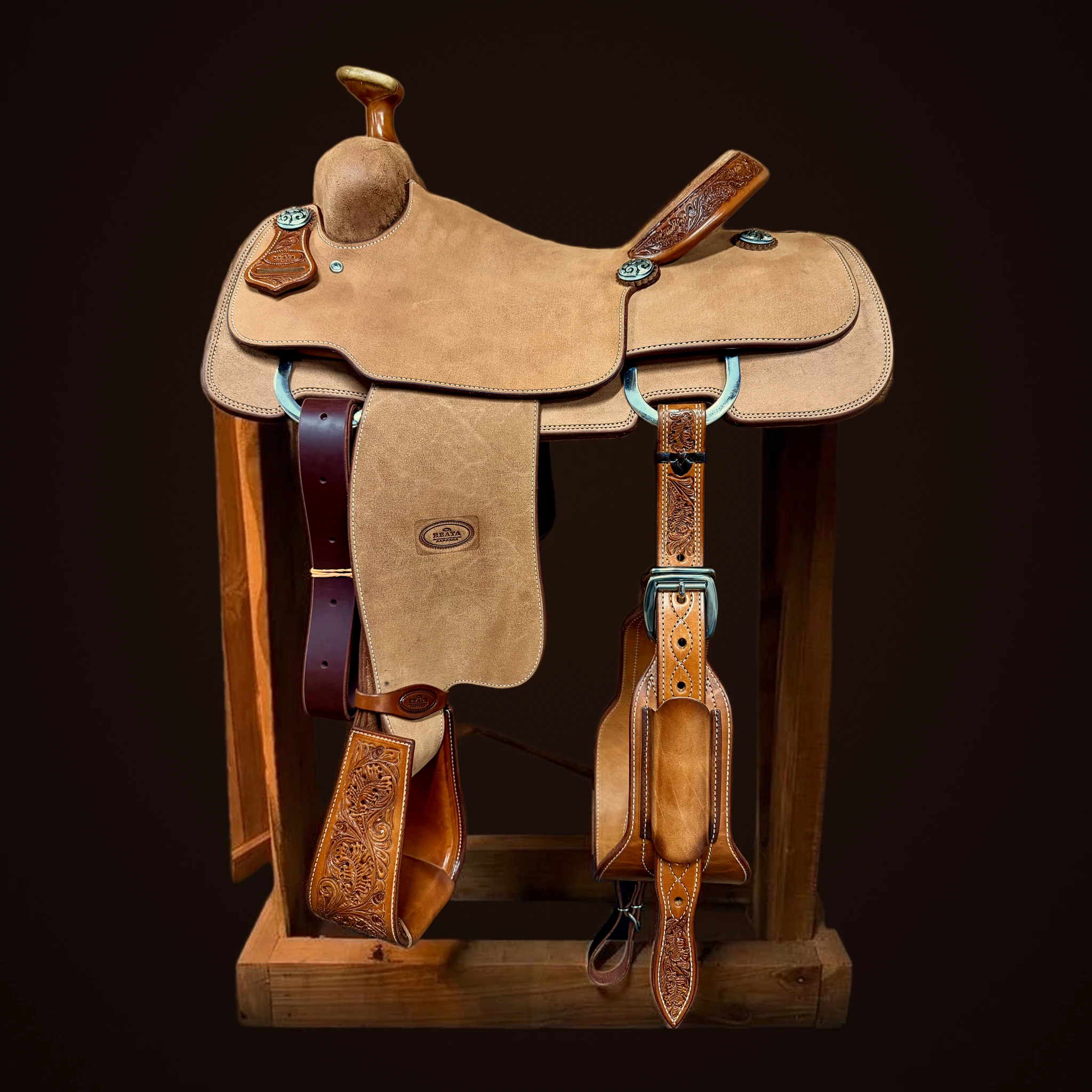 Accent tooled roper, left profile