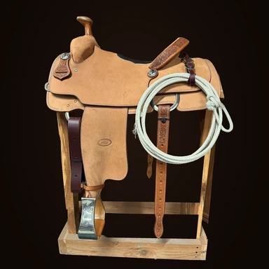 Rope-ready competition roper, full profile
